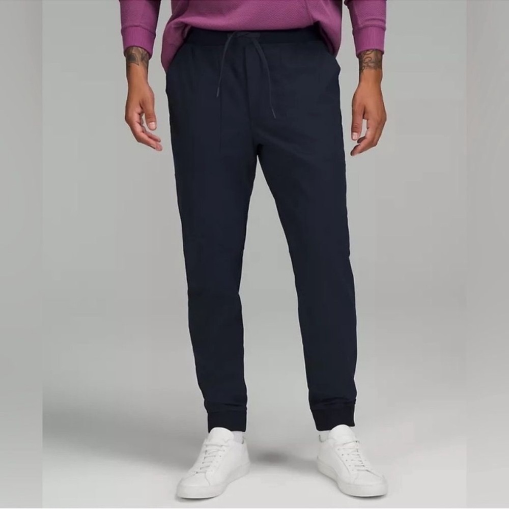 Like New Lululemon ABC Jogger Warpstreme True Navy Blue Men’s Size Medium M5AOLS